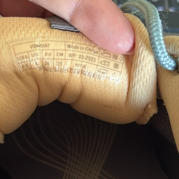 Vionic Women's Drift Vibrant Walking Sneaker, size 8.5 - Picture 7 of 7